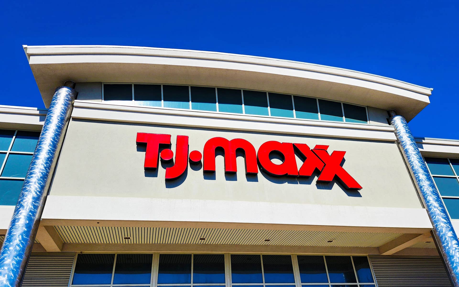 tjmaxxdepartmentstoresignmanas