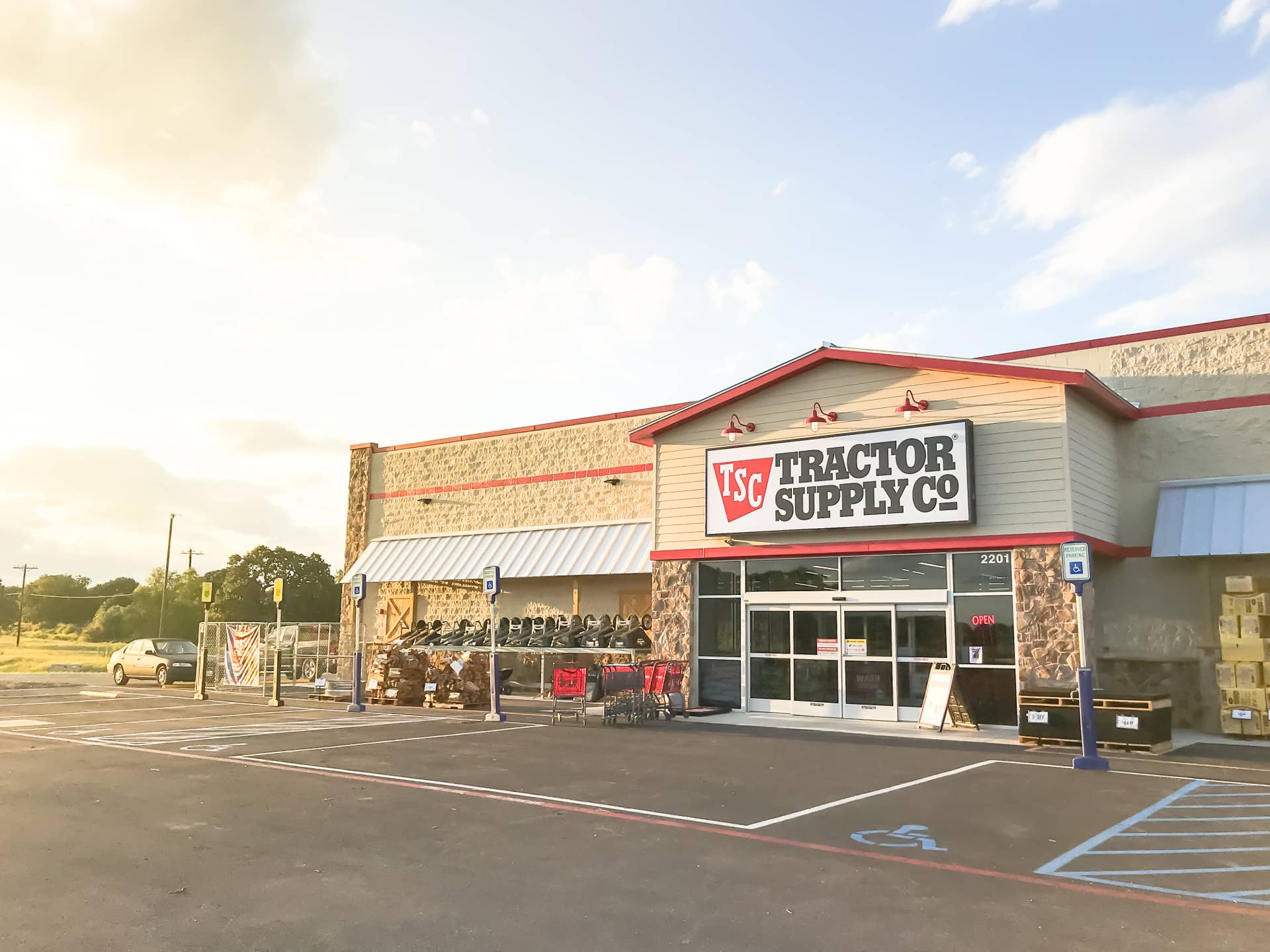 Tractor Supply South Havennull