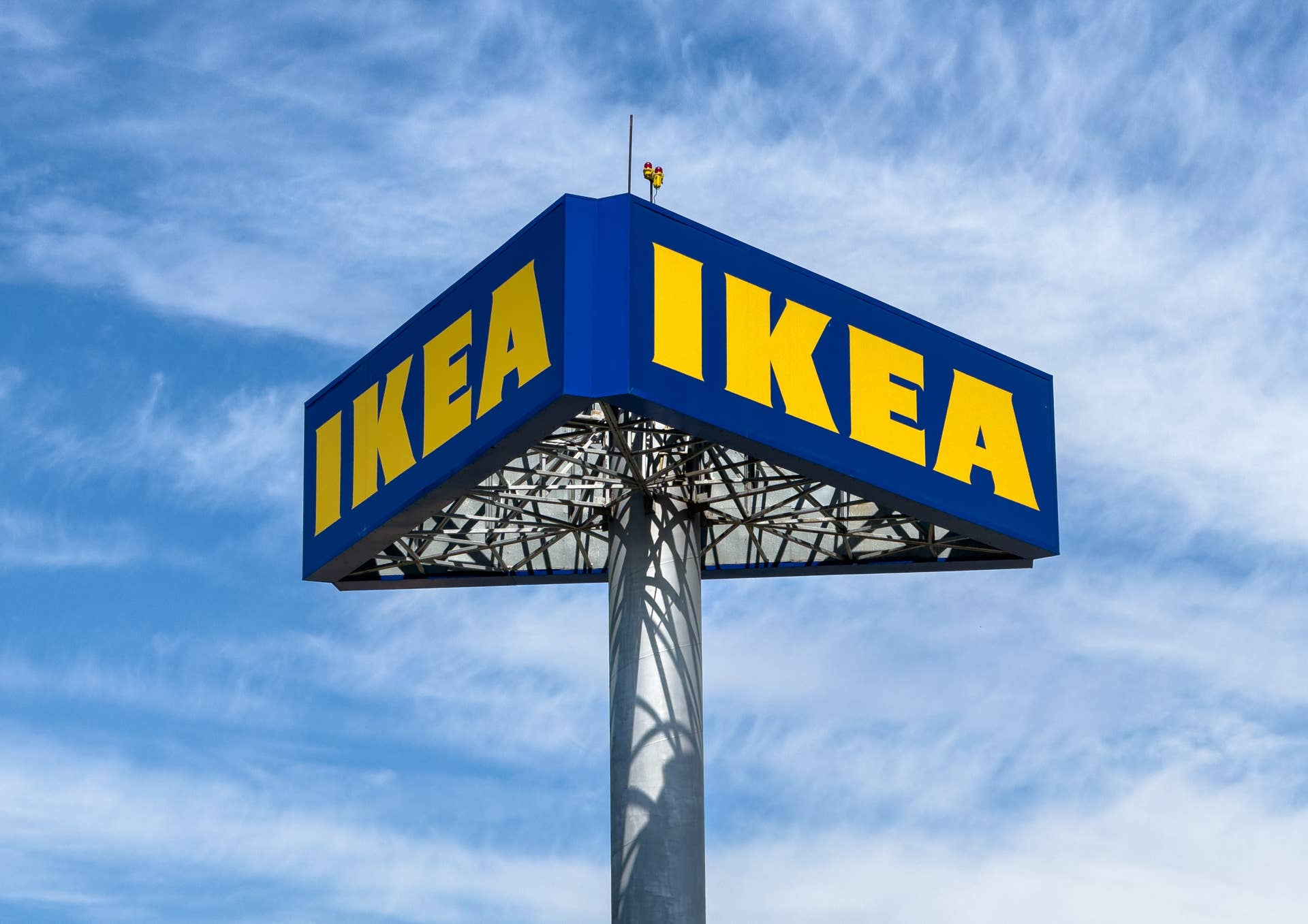 This 2-Piece Duvet Set at IKEA Is Otterly Adorable for an Animal-Loving Kid