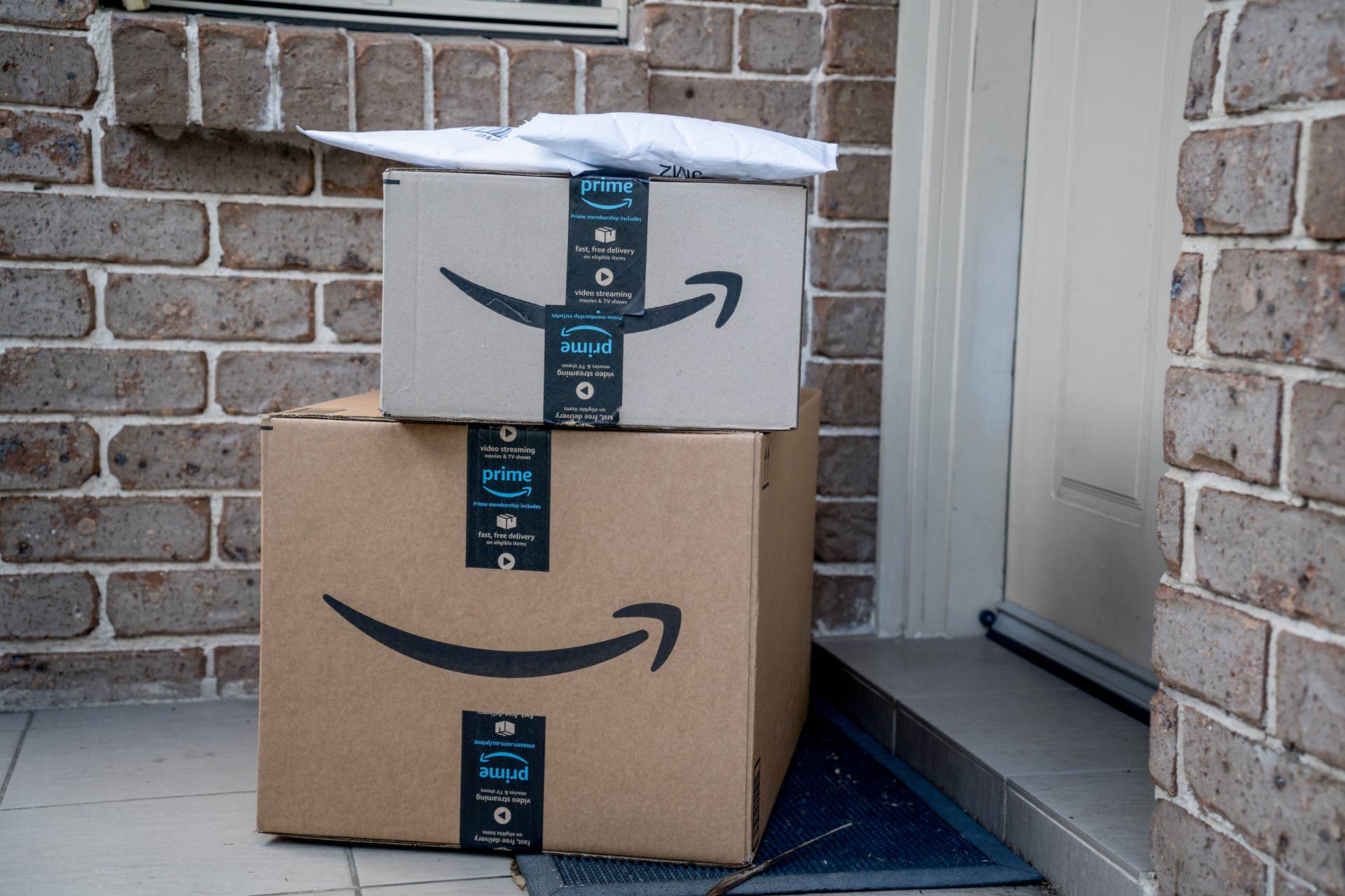 Amazon's Nifty Cleaning Tool Is a Total 'Game-Changer for Pet Hair ...