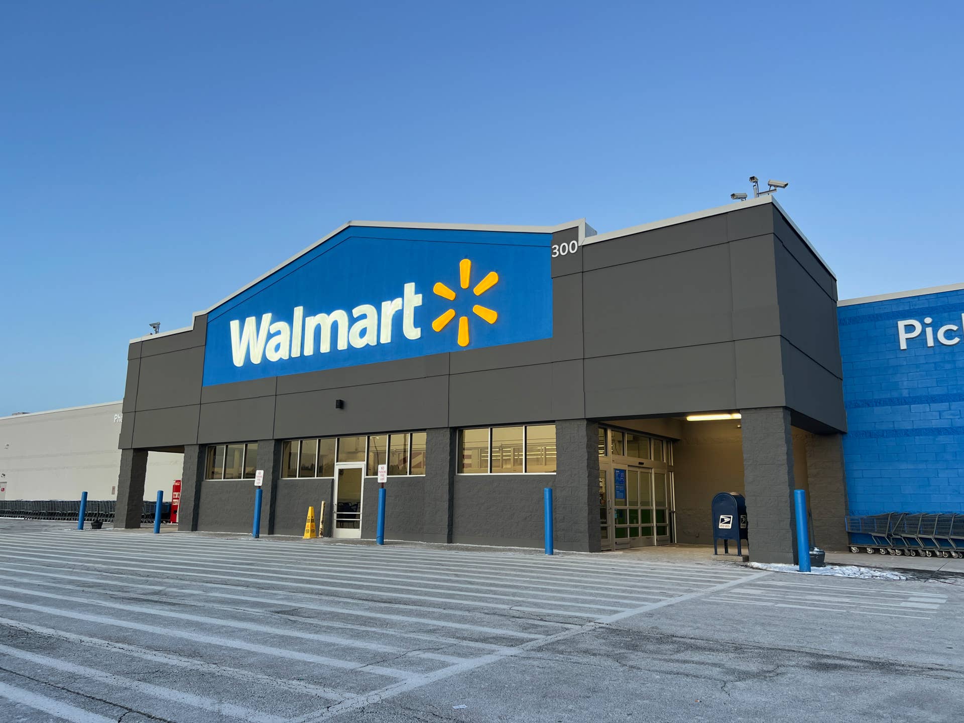 Walmart's Stunning $33 Bird Bath Doubles As a Solar Fountain, and Birds ...