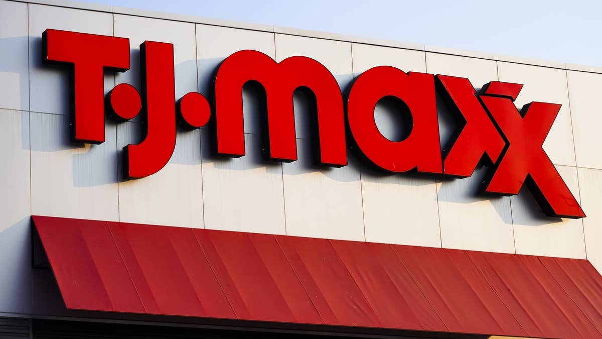 TJMaxx's Gorgeous $15 Pagoda Bird House Adds Instant Whimsy to Any Yard