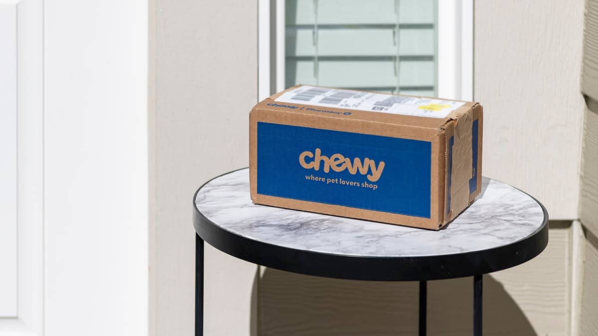 Chewy’s Minimalist Cat Tree Is Giving Designer Furniture Without the Price Tag