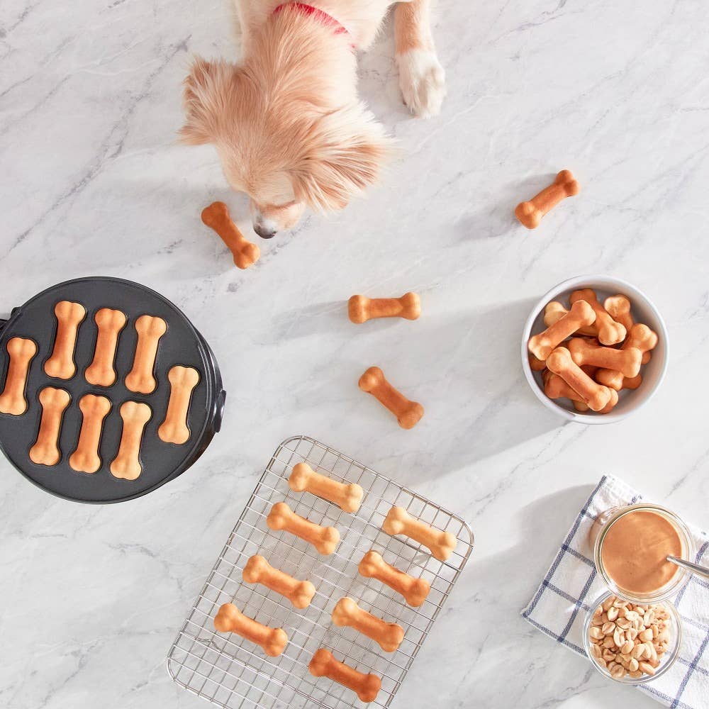 Dash Maker Machine Williams-Sonoma’s Dog Treat Maker Bakes Treats in Minutes - PetHelpful