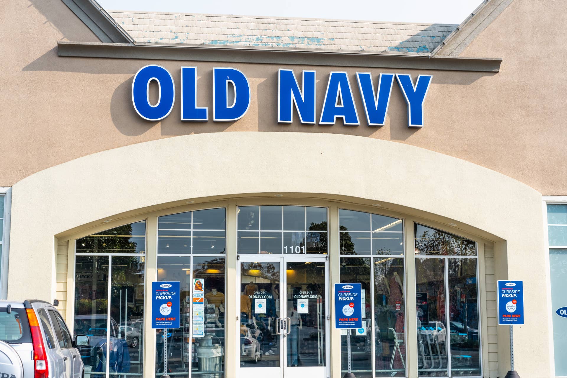 Old Navy’s $15 Dog-Print Mini Tote Looks Straight Out of L.L.Bean ...