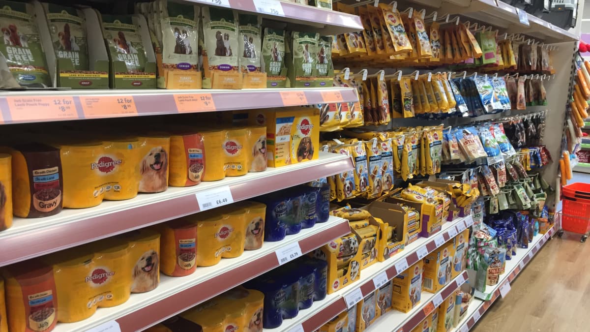 Pet treat store outlet