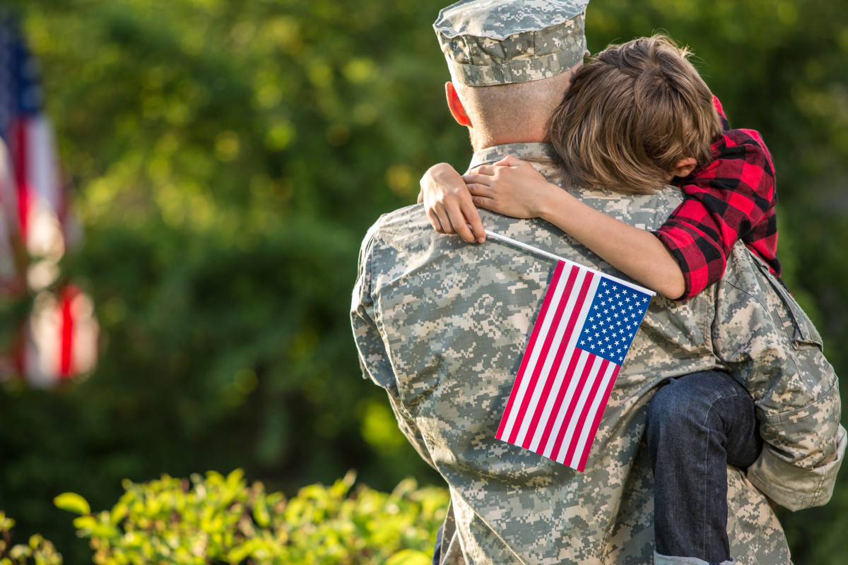 Indianapolis Zoo Helps Military Dad Surprise His Son With His ...