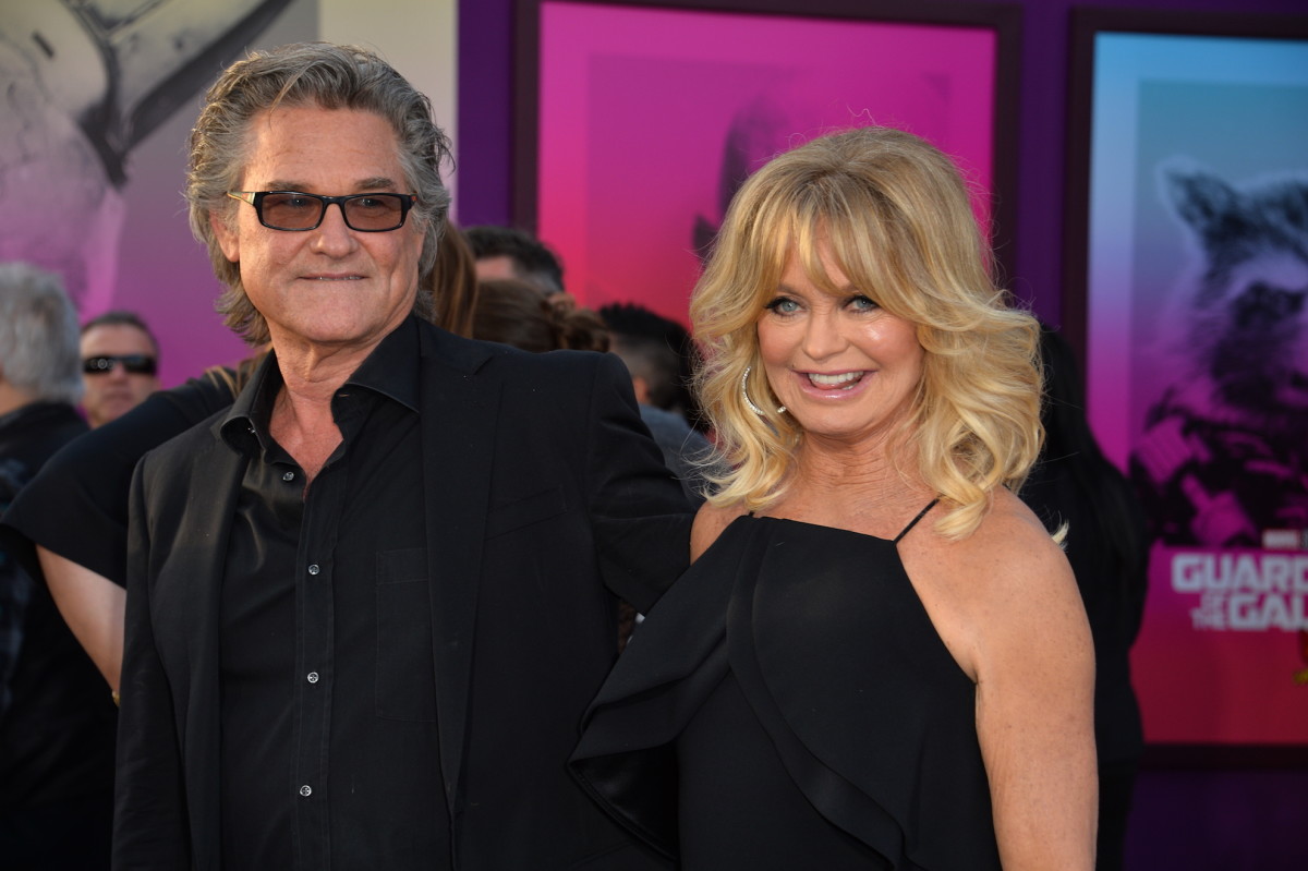 Goldie Hawn & Kurt Russell Celebrate Dog 'Roy's' TV Debut in Budweiser ...