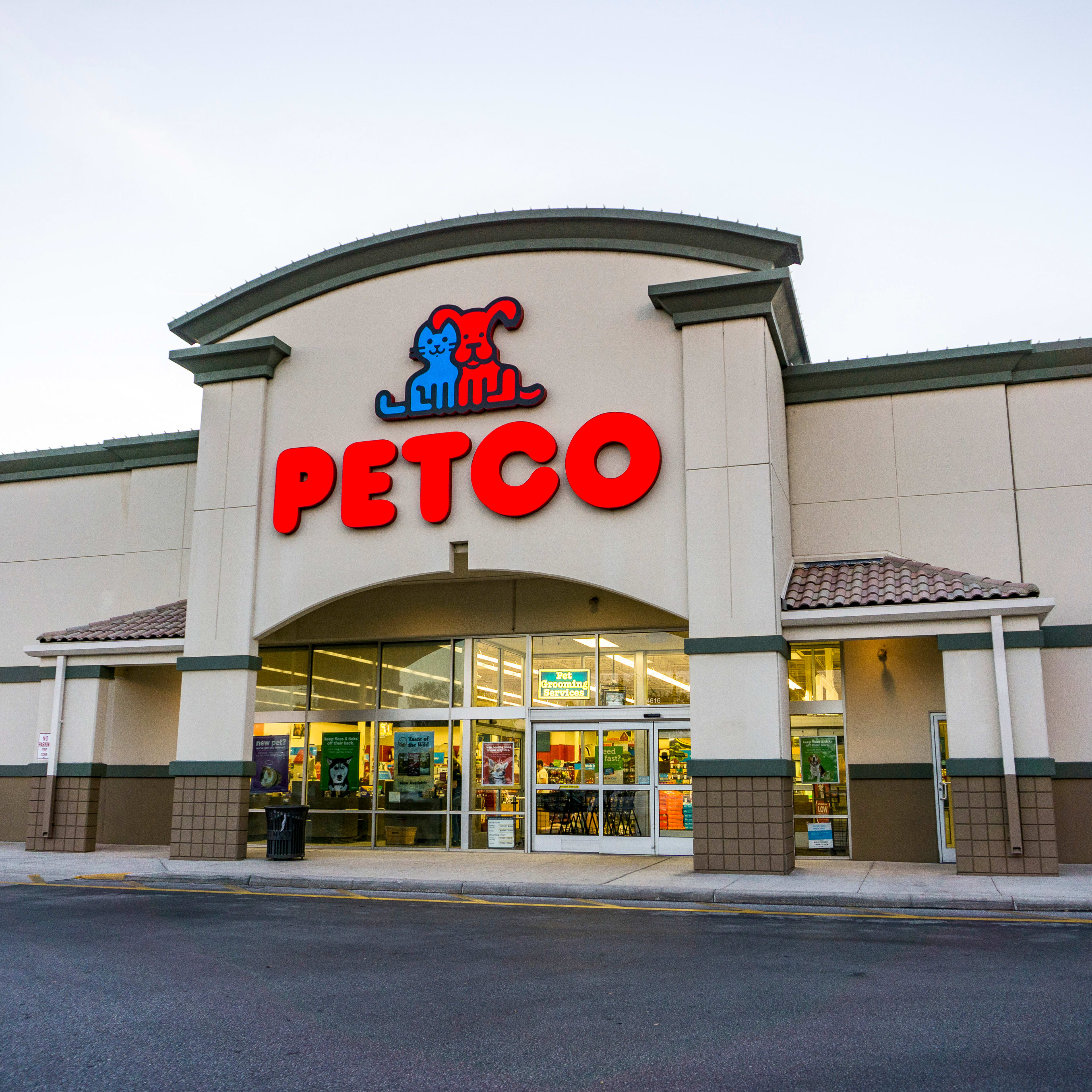 is-petco-open-on-christmas-day-2025-holiday-hours-pethelpful