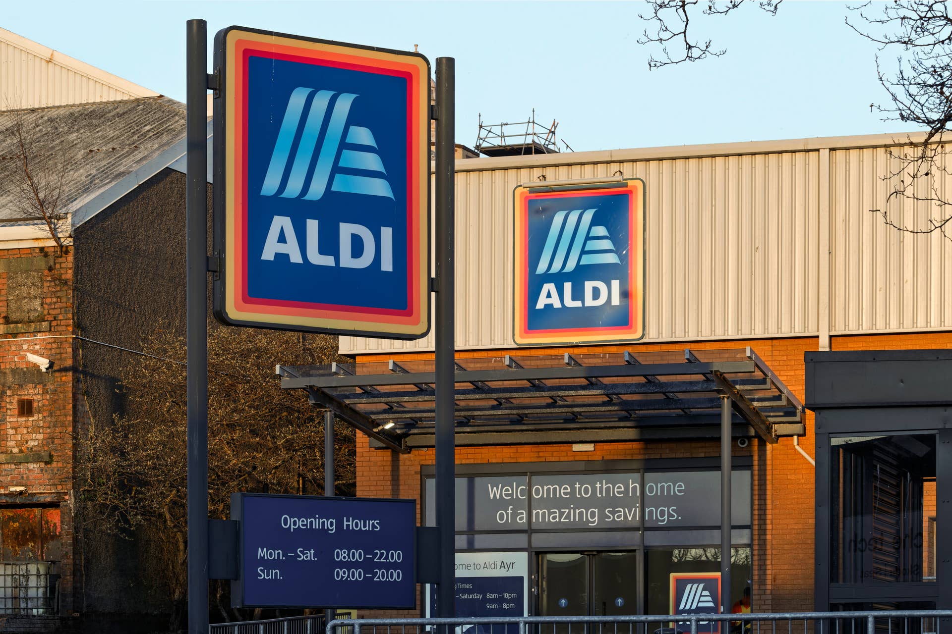 is-aldi-open-on-thanksgiving-day-2025-holiday-hours-pethelpful