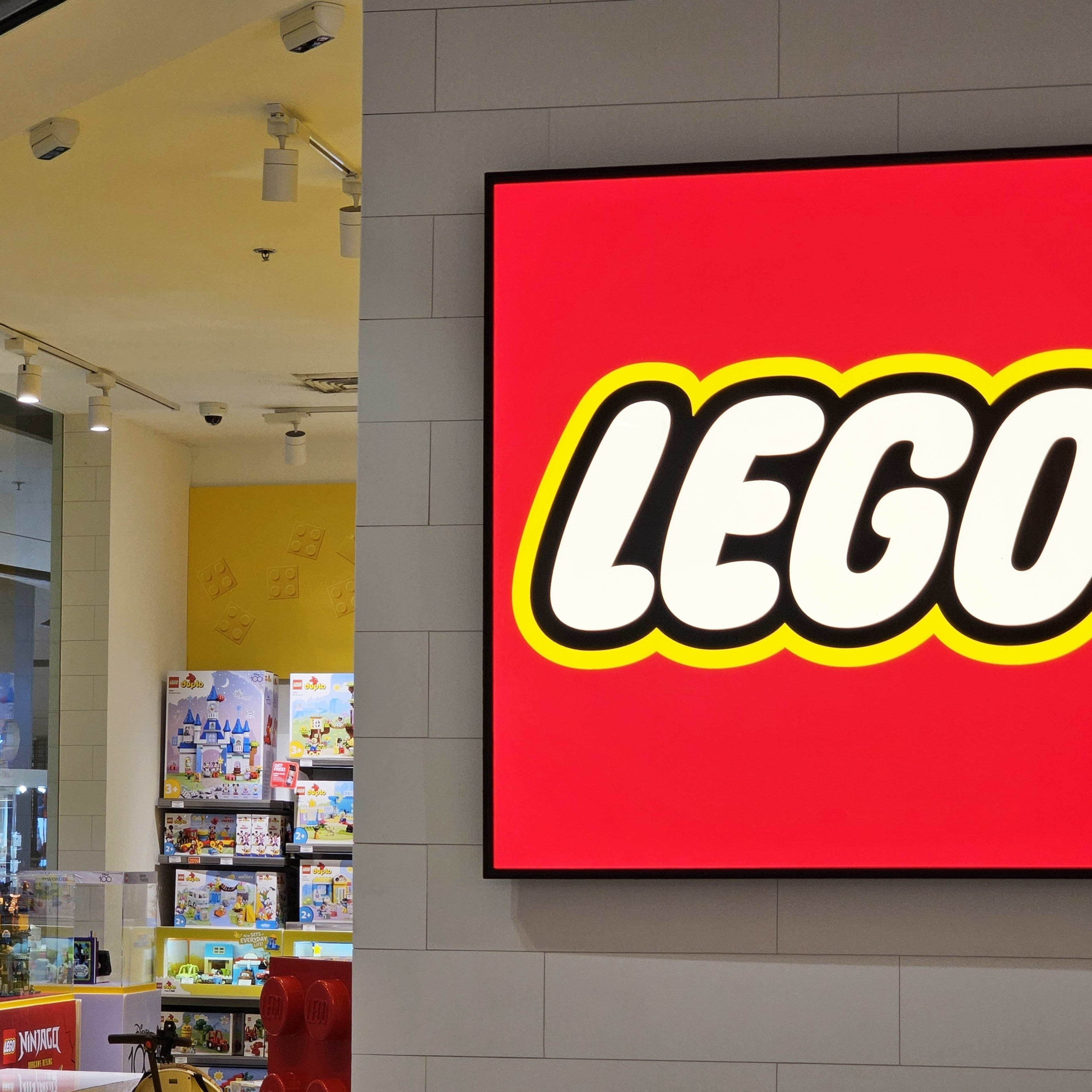 Amazon Is Selling a 'Lifelike' LEGO Tuxedo Cat Set Perfect for Kitty Fanatics