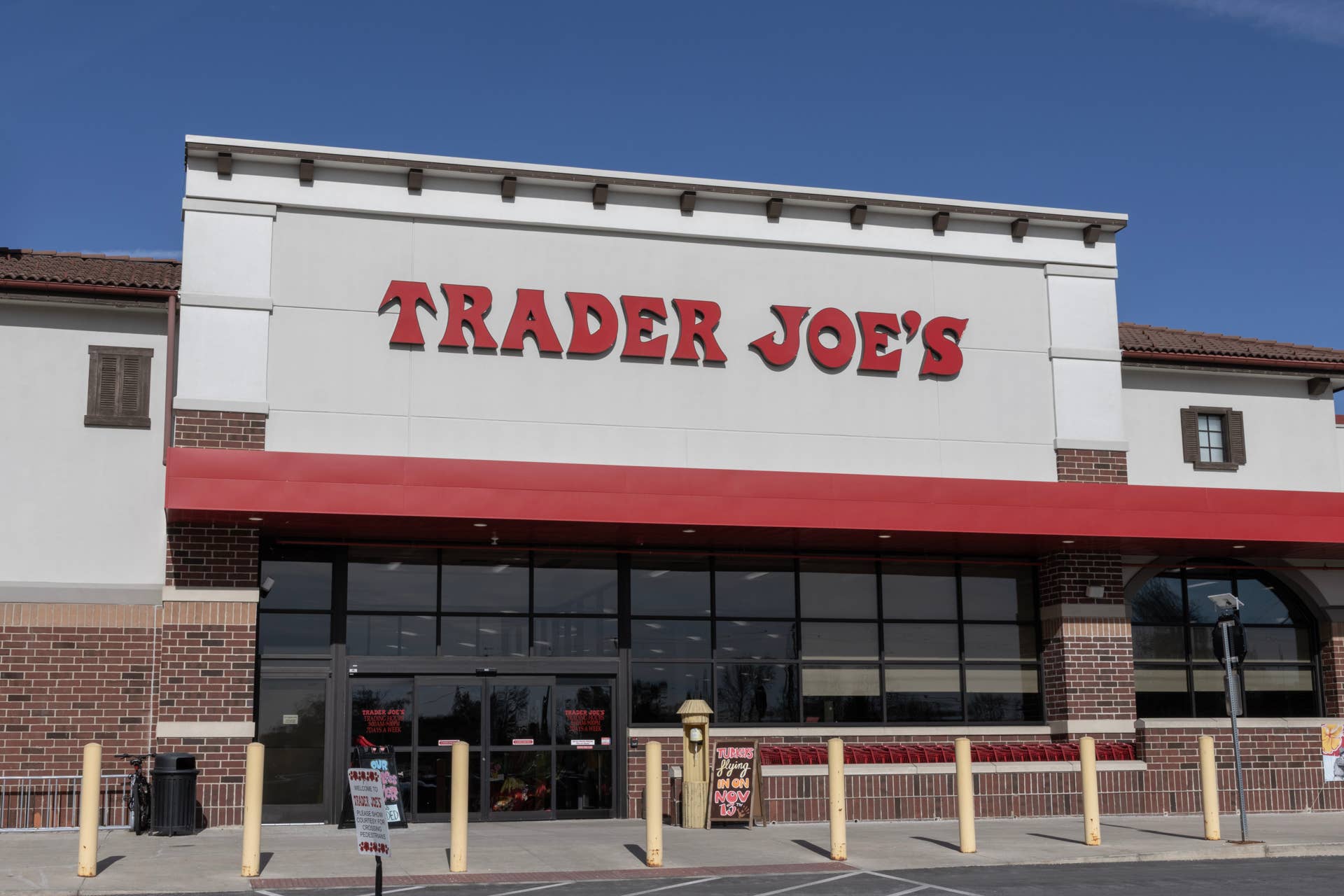 Is Trader Joe’s Open on New Year’s Day? 2026 Holiday Hours - PetHelpful